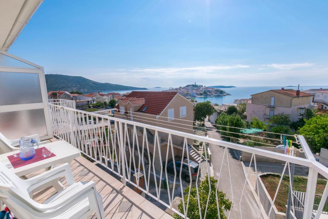 Apartment Nensi Primosten Exterior photo